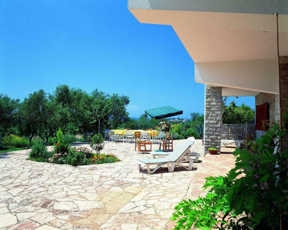 Ionianeon * Agios Ilias (Elis)
