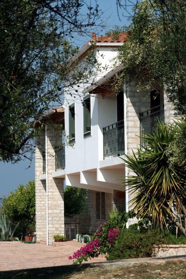 Ionianeon * Agios Ilias (Elis)