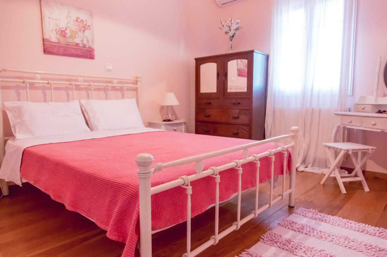 Traditional House In The Centre Of Holiday home *