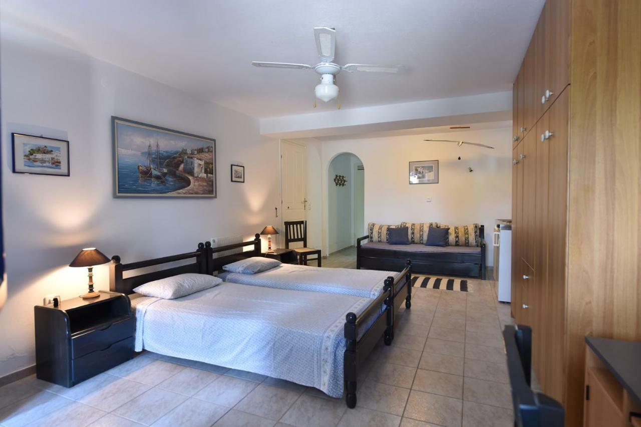Villa Sophia Paros - Beachfront At Lolantonis