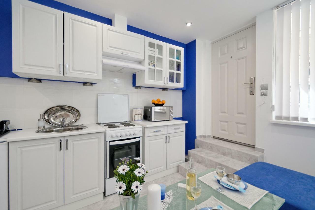 Santorini Style In Athens, Greece Apartment *