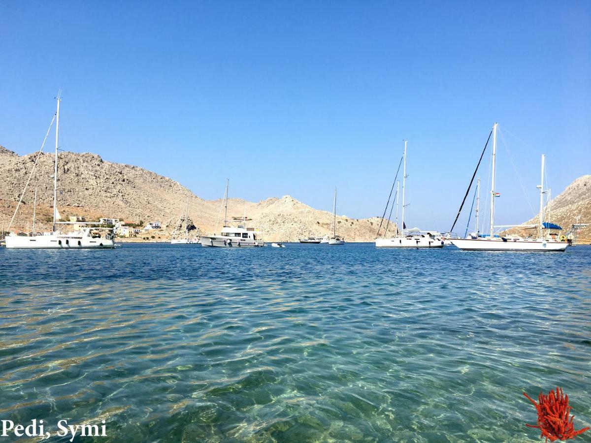 Korali * Symi