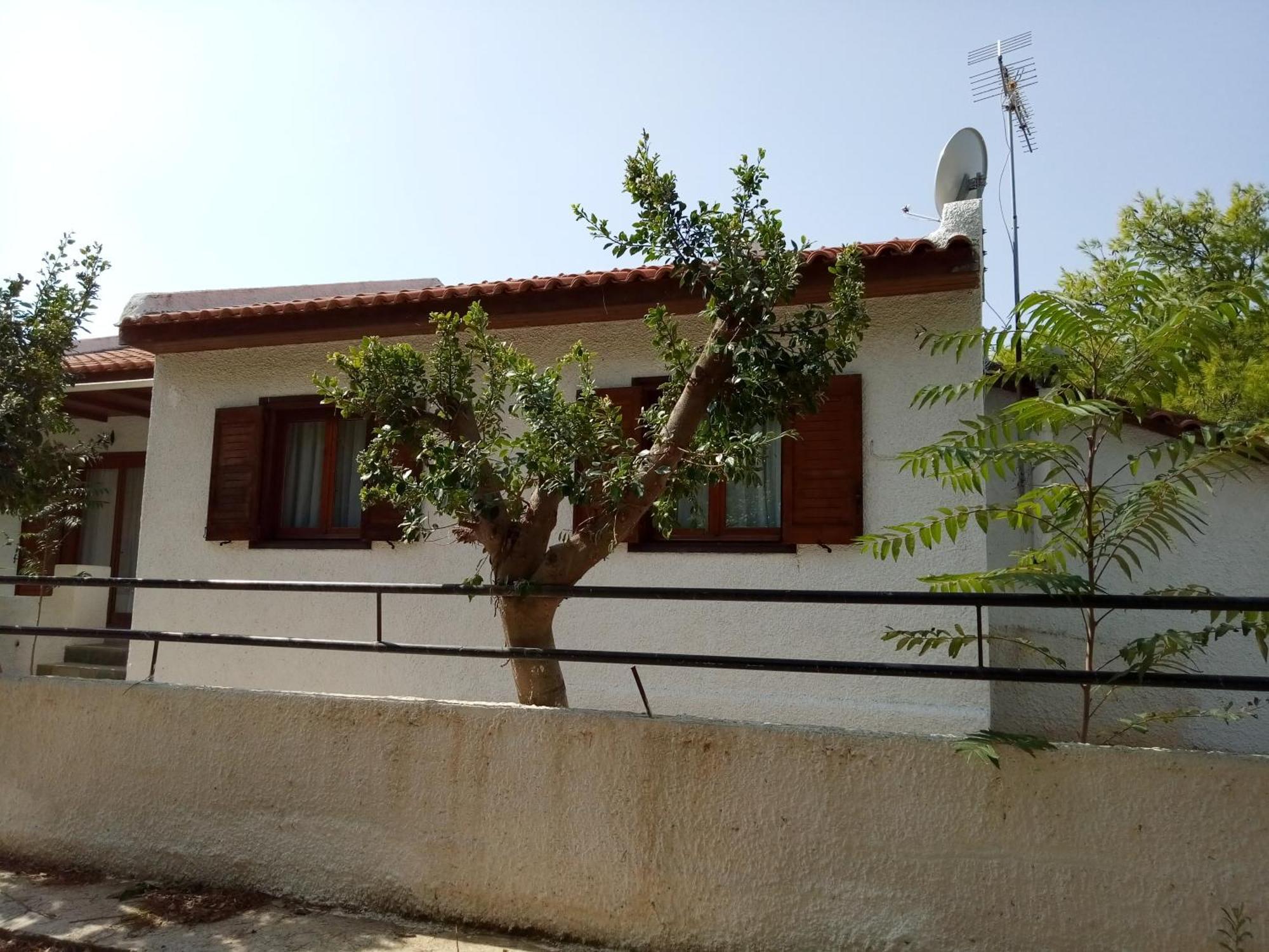 House By The Sea *