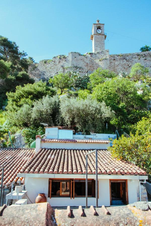 Under The Clock Tower Holiday home