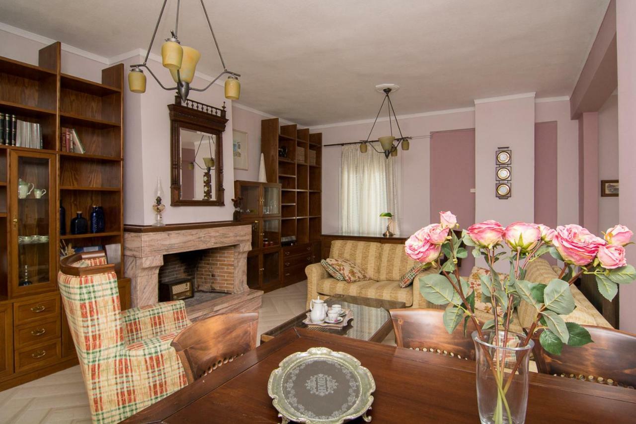 Areti' S Apartment
