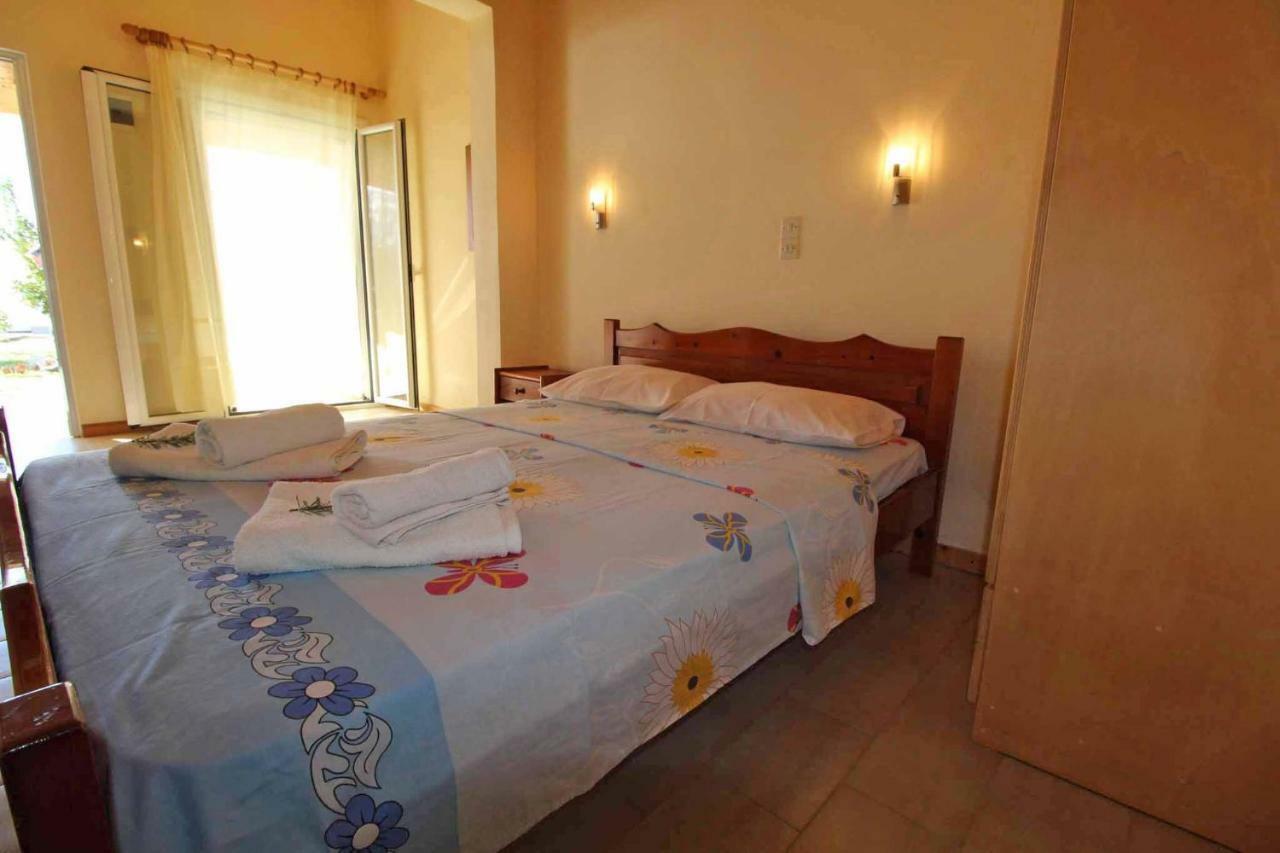 White House Pagoi Apartment Agios Georgios Pagon