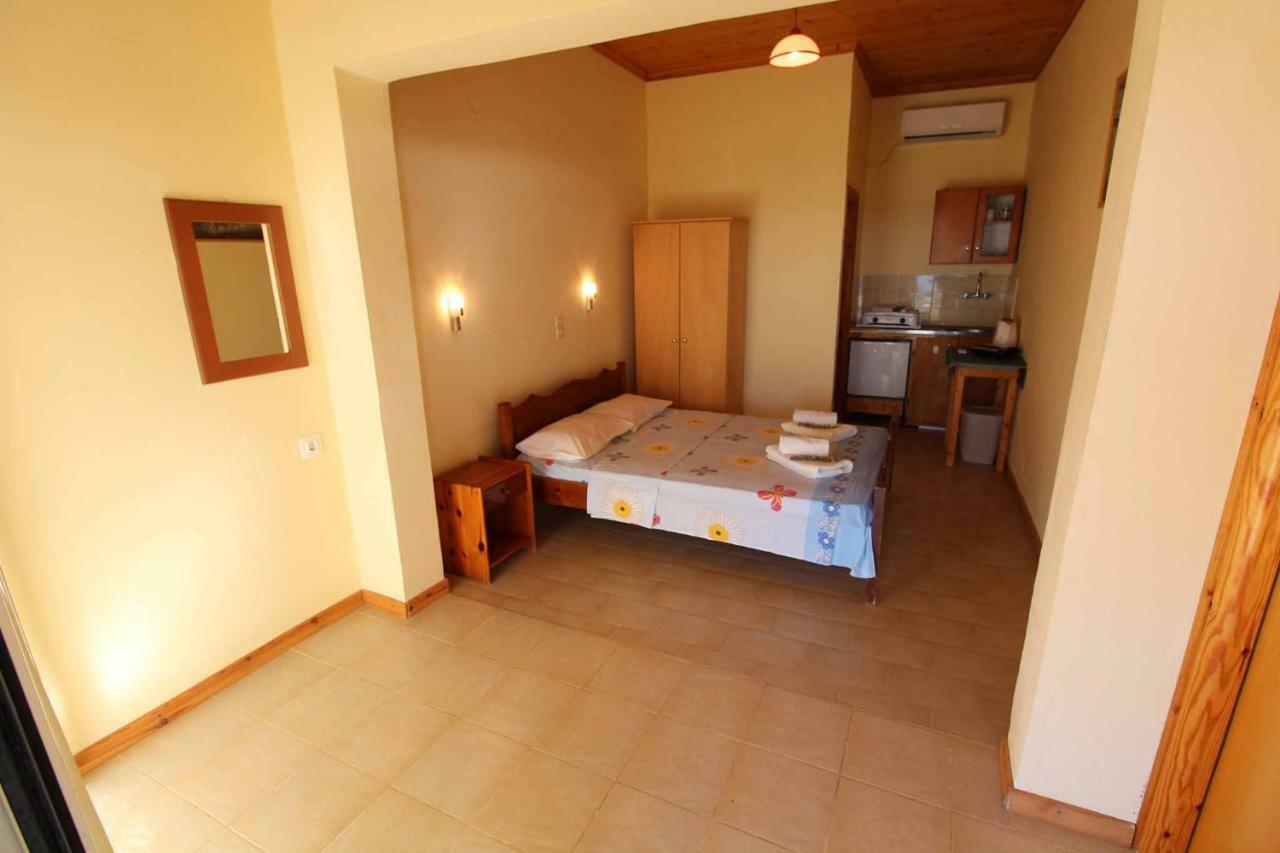 White House Pagoi Apartment Agios Georgios Pagon