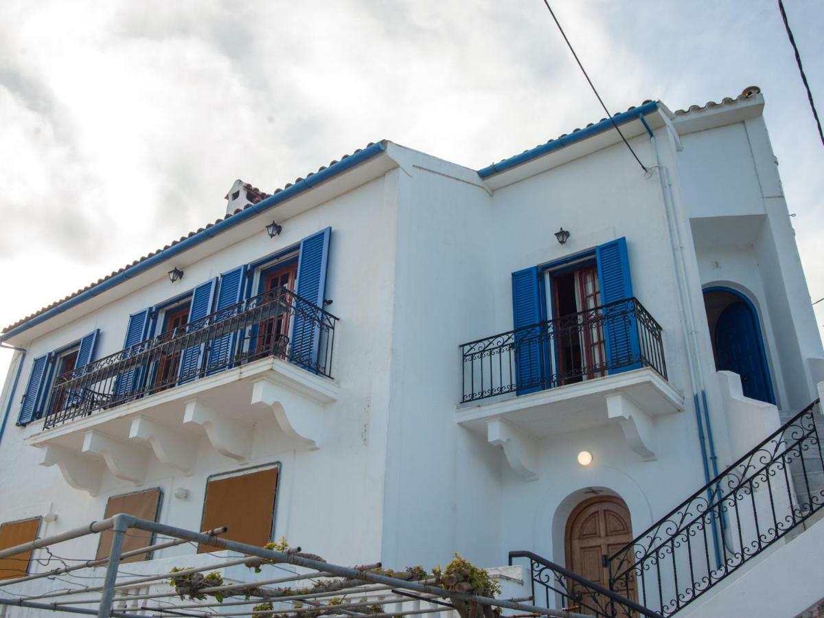 Fey's House Waterfront - Holiday home Fiskardo