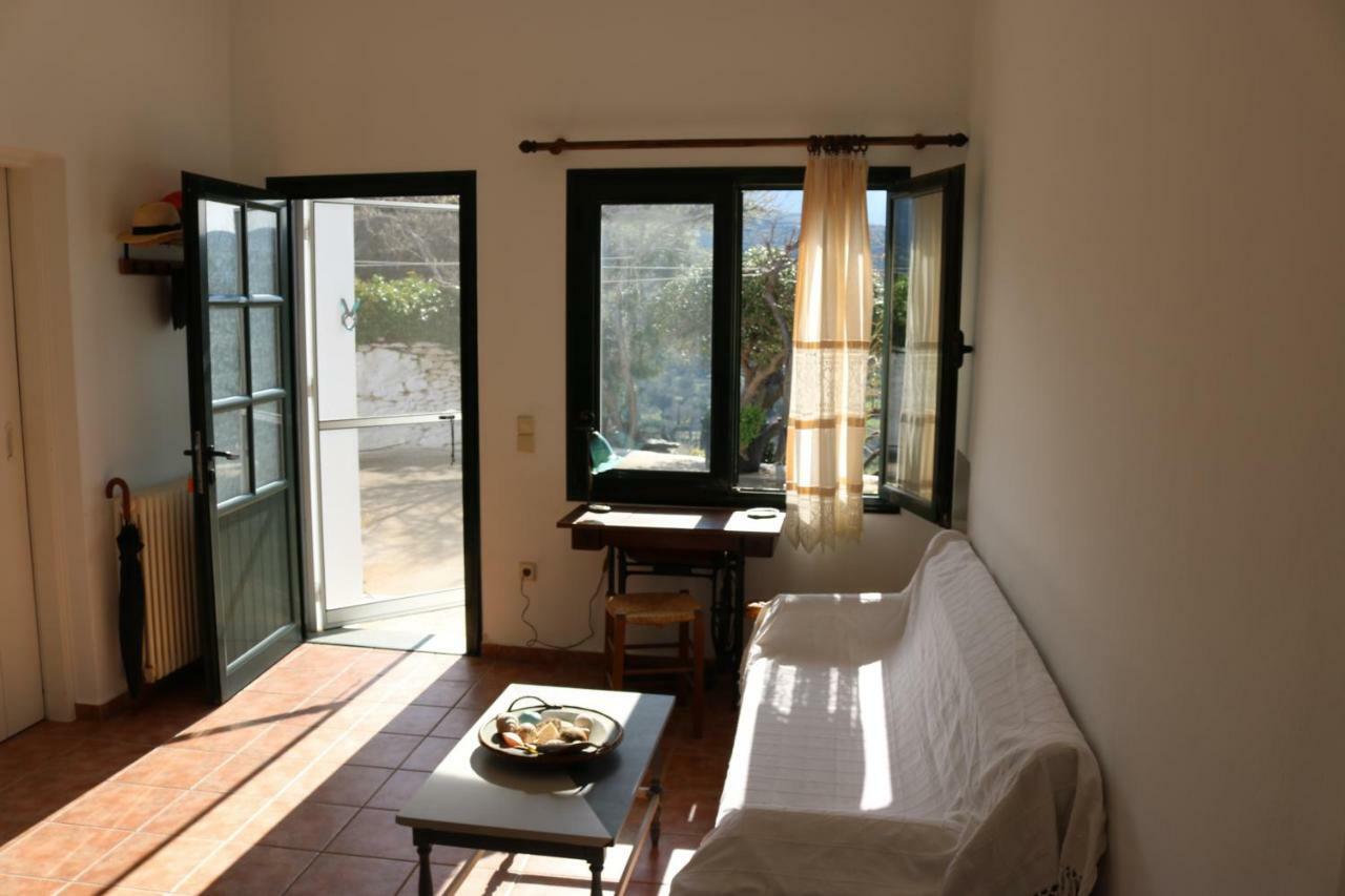 Holiday home Avgoustis' Stone House *
