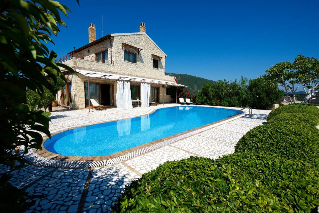 Villa Petrino Halikounas