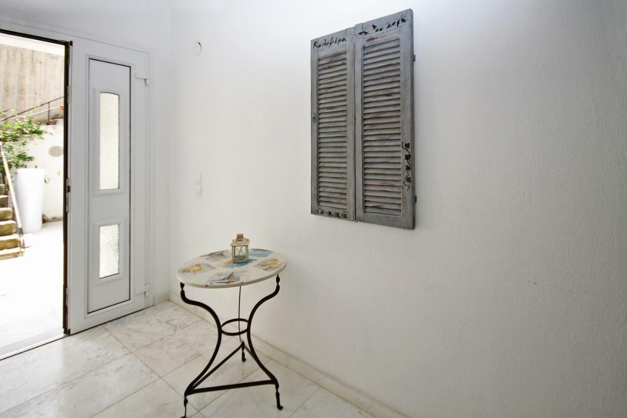 Menexe Apartments-korali *