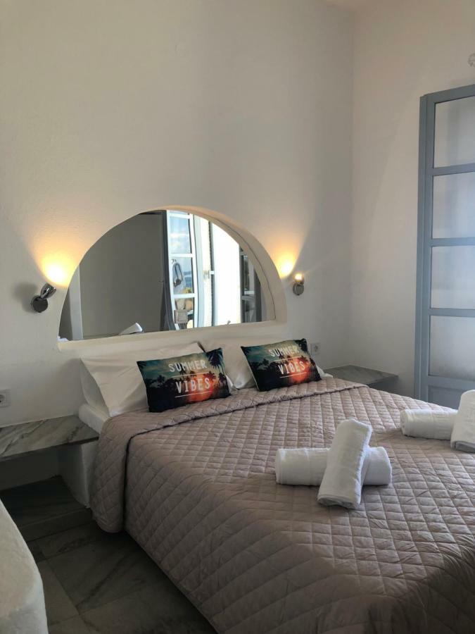 Santanna White Apartment
