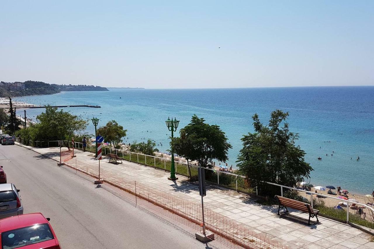 Apartment Luxury On The First Line ! Nea Kallikrateia