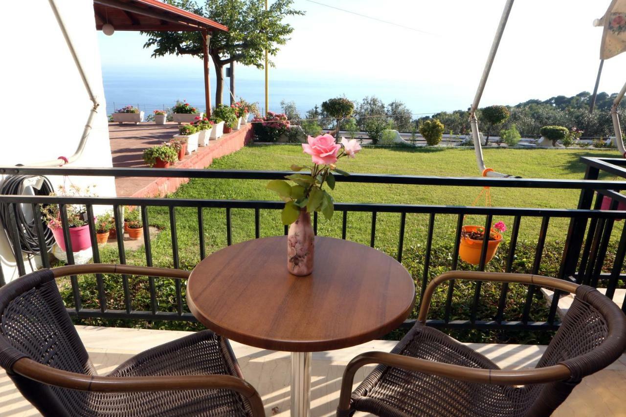 Selini Hotel 2*