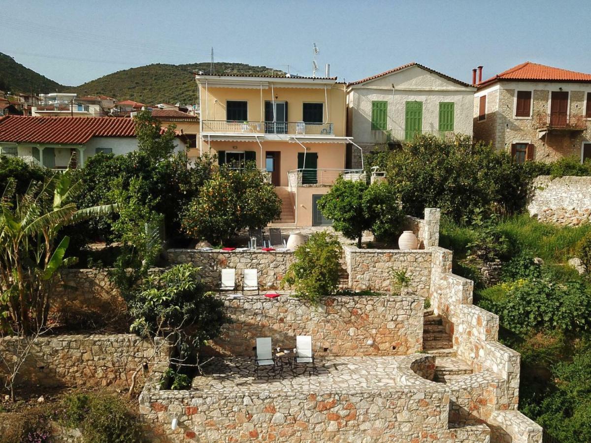 Seafront ιι In Kiveri, Near Nafplion. Apartment