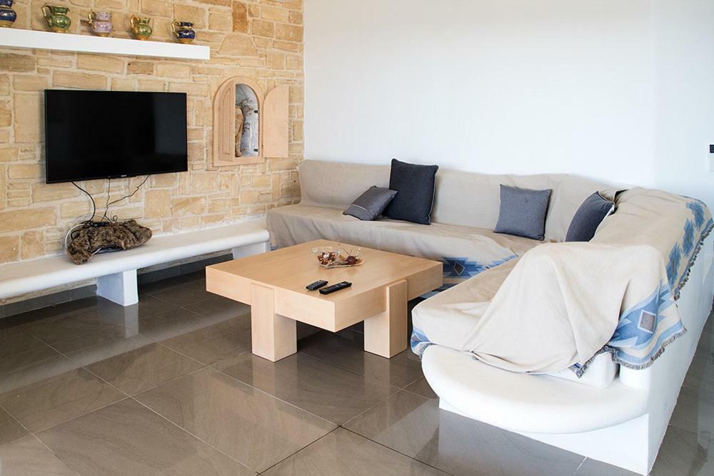 Evilia Luxury Villa *