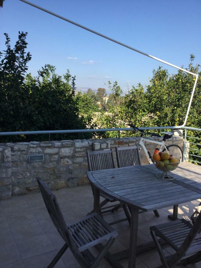 Seafront ιι In Kiveri, Near Nafplion. Apartment