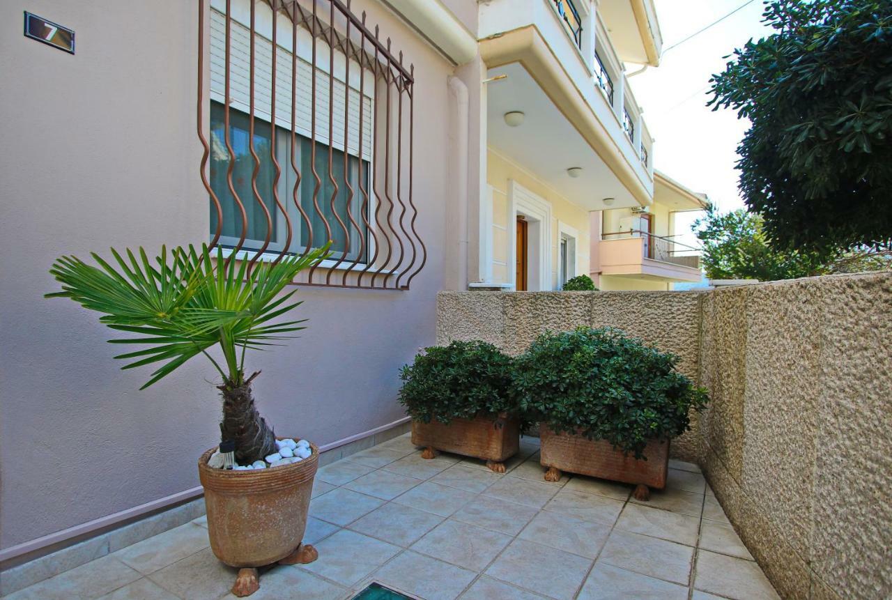 Elena 3 Apartment