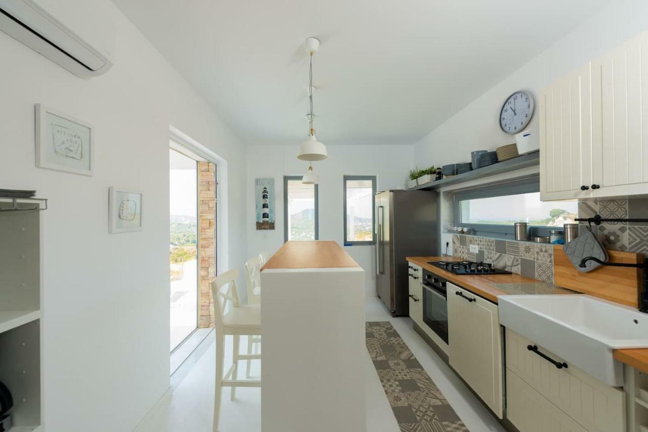 Villa Kalithea-hills With Pool For 8 Up To 12 In Rhodes Town *
