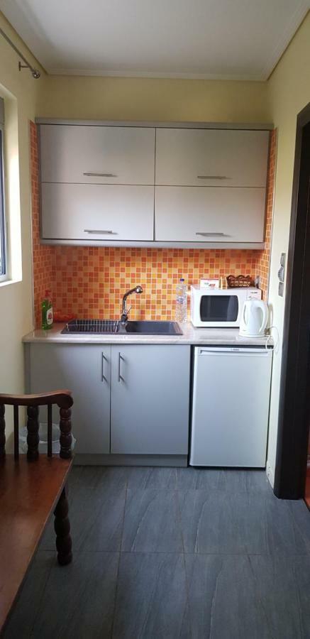 D'irene-near Athens Airport , 200 Meters From The Davis Apartment Artemida (Attica)