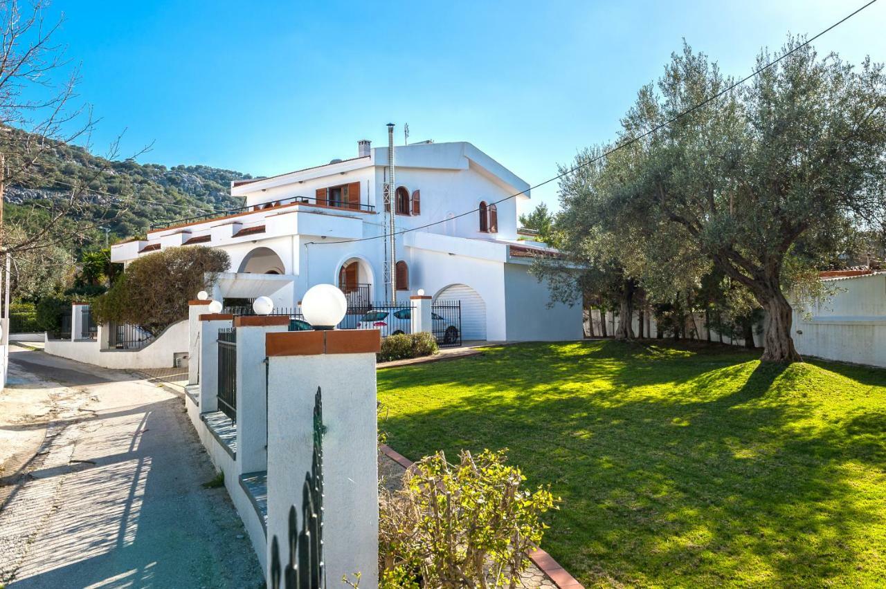 Pylona Country house