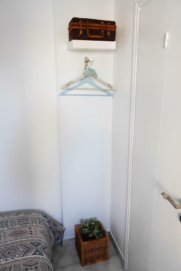 Inspiration Guestroom With Amazing Roof Garden Guest house *