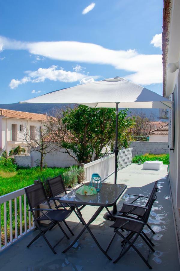 Lazarus Private House