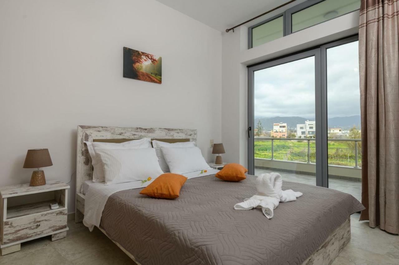 Coral Sea Apartment *