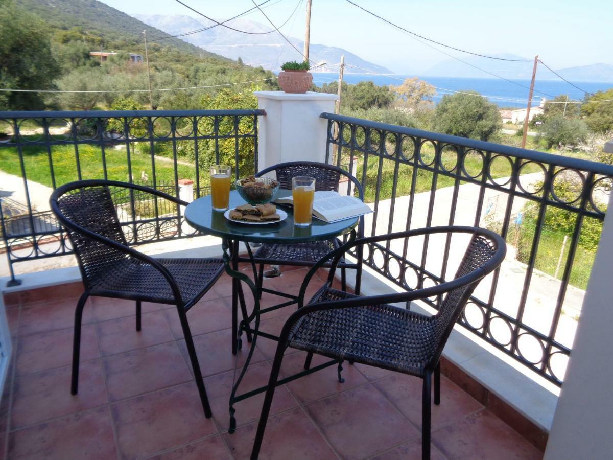 Holiday home Melissani House Karavomylos