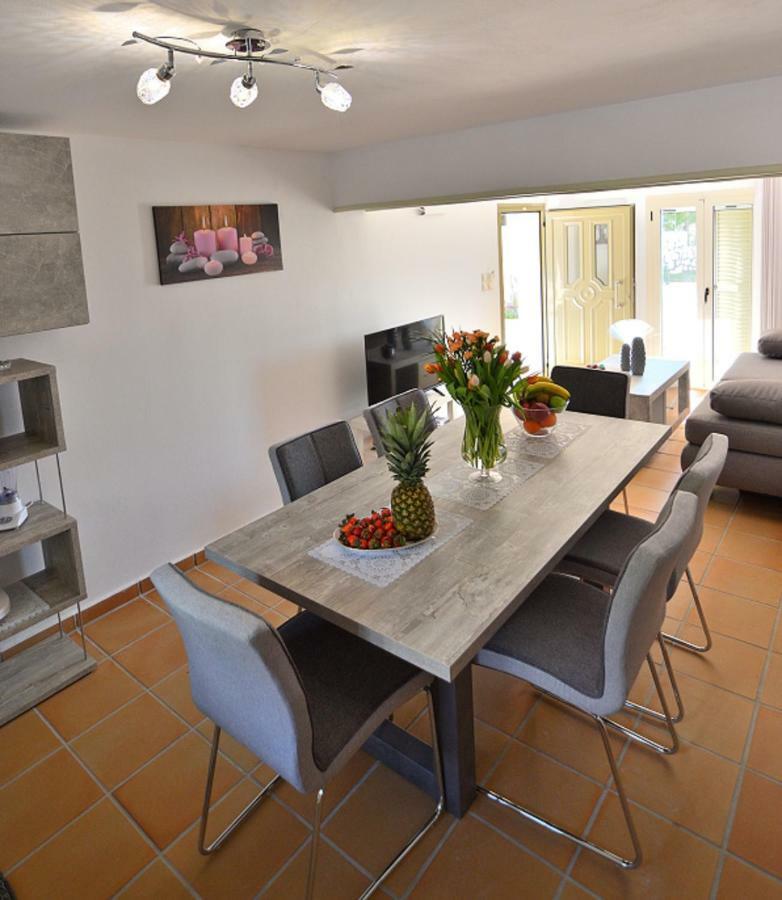 Ela Apartment Metaxata