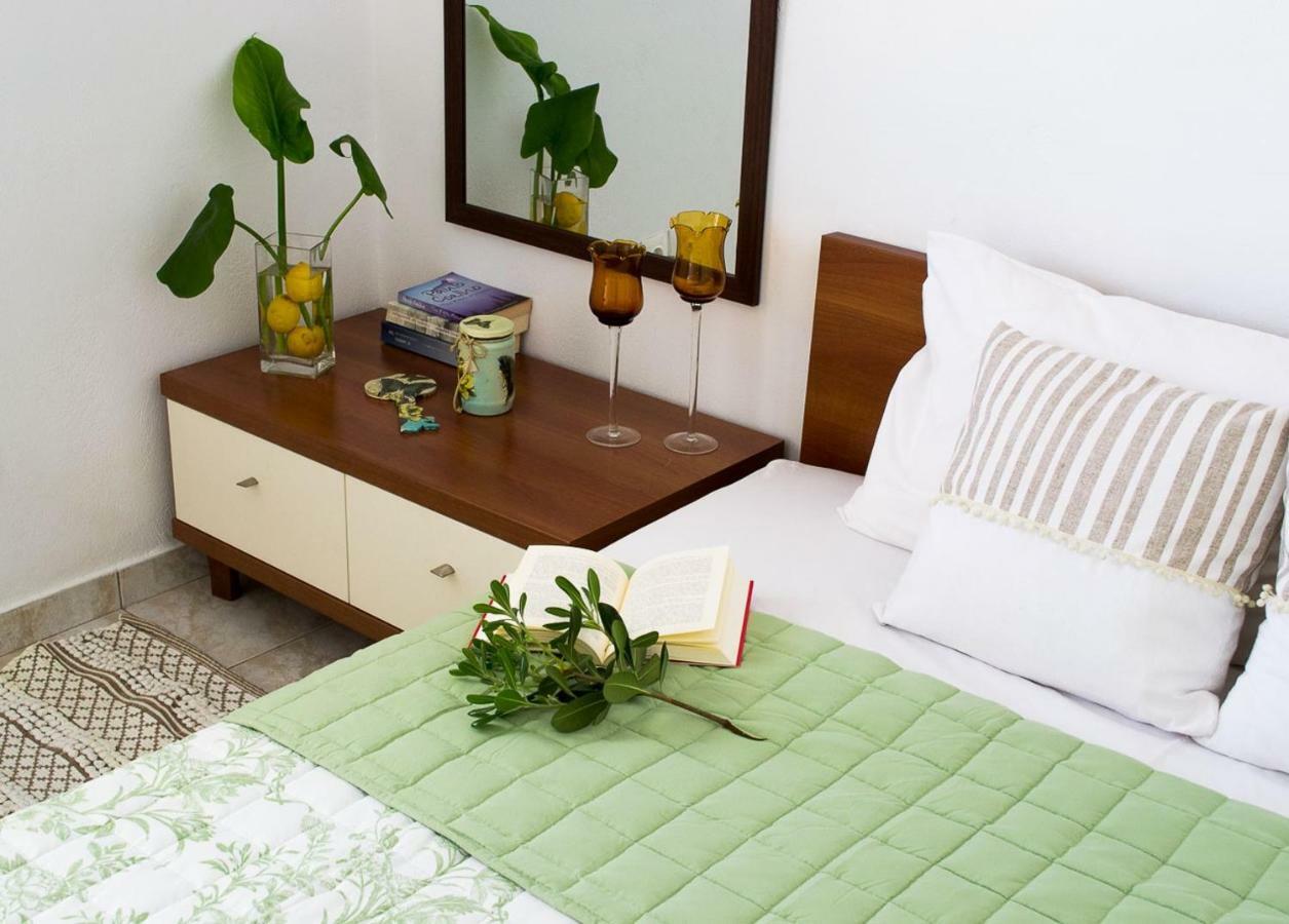Guest house Inspiration Guestroom With Amazing Roof Garden *