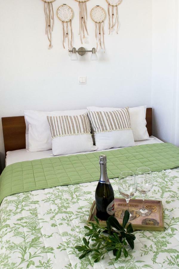 Inspiration Guestroom With Amazing Roof Garden * Athens