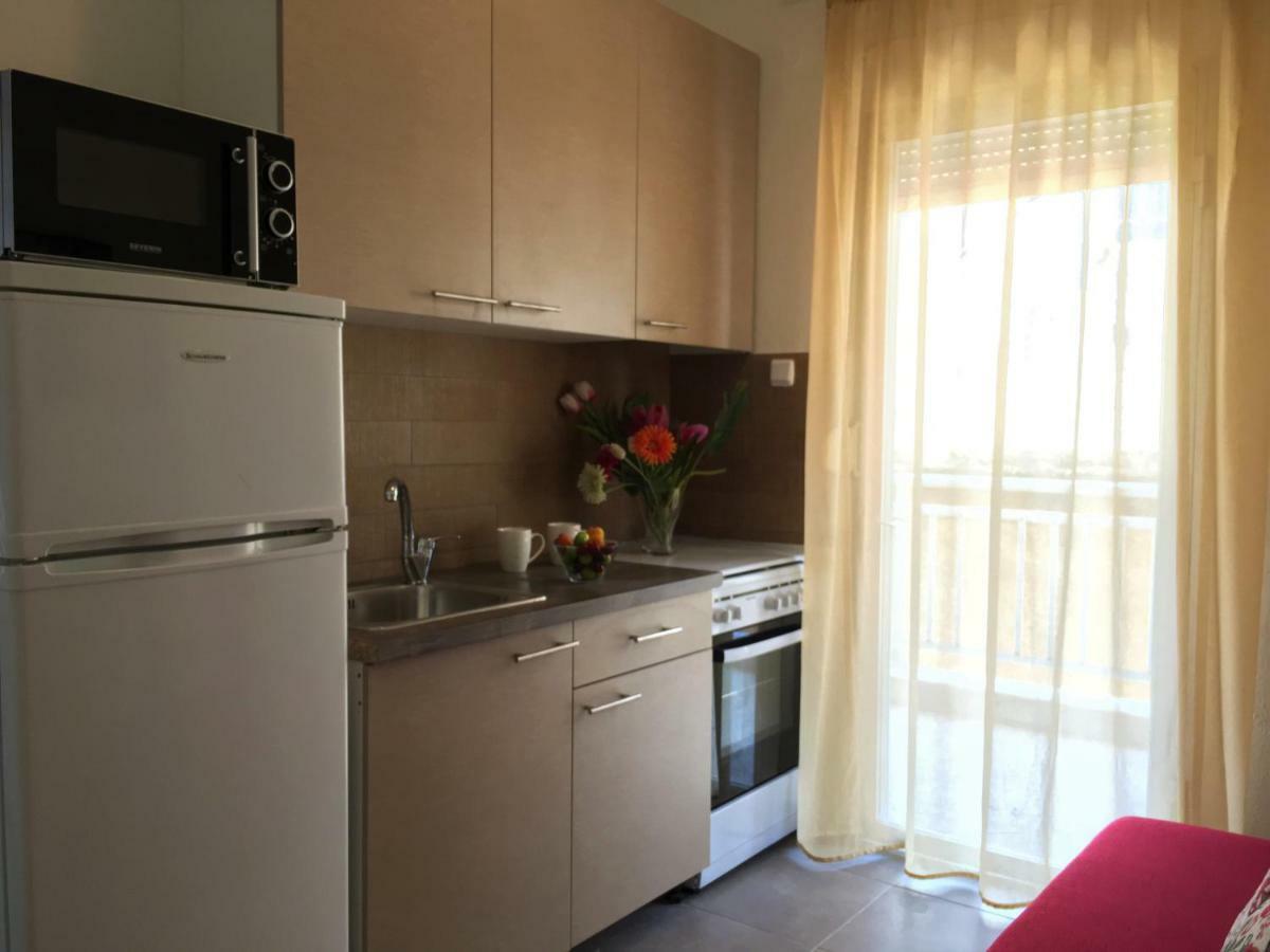 Chelona Apartment