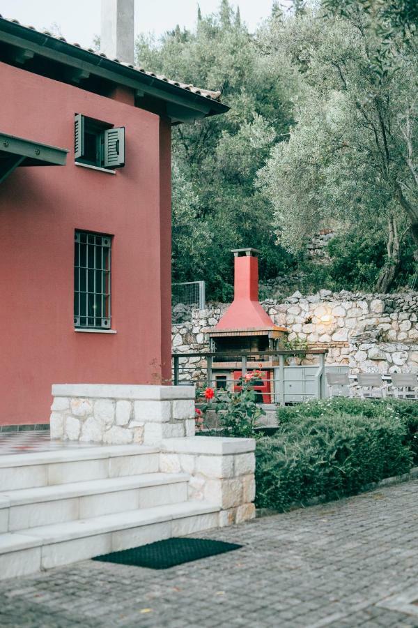 La Casa Rossa * Agios Nikitas