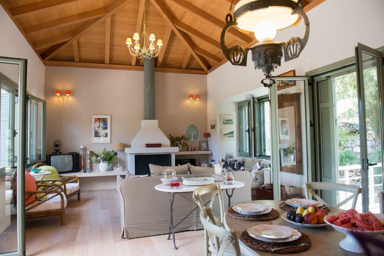 Villa La Casa Rossa Agios Nikitas