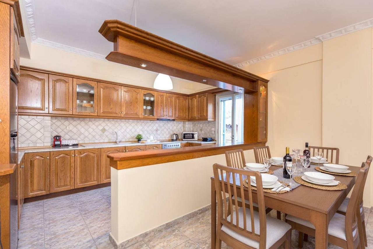 Spacious Maisonette - Roof View Of Corfu Port Holiday home Mantouki
