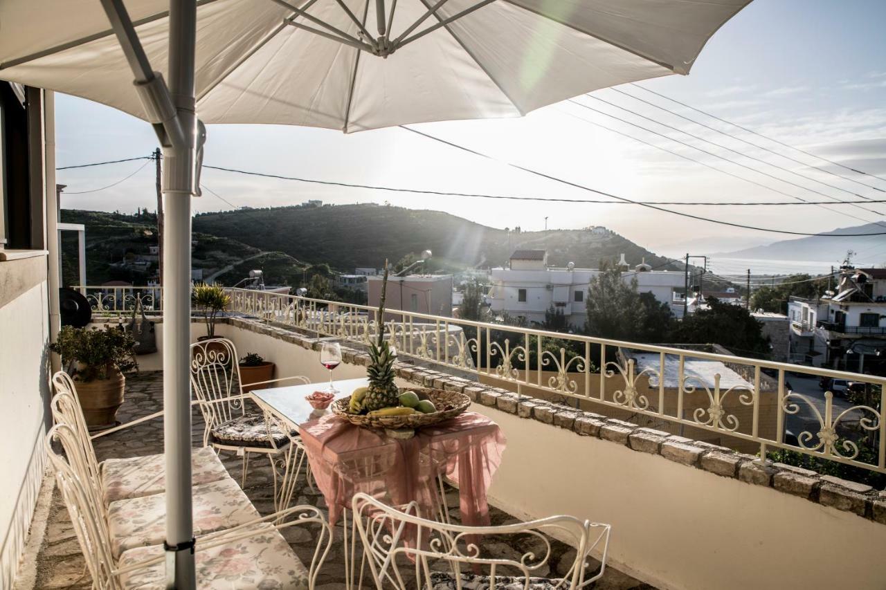 Bella Vista Kamilari