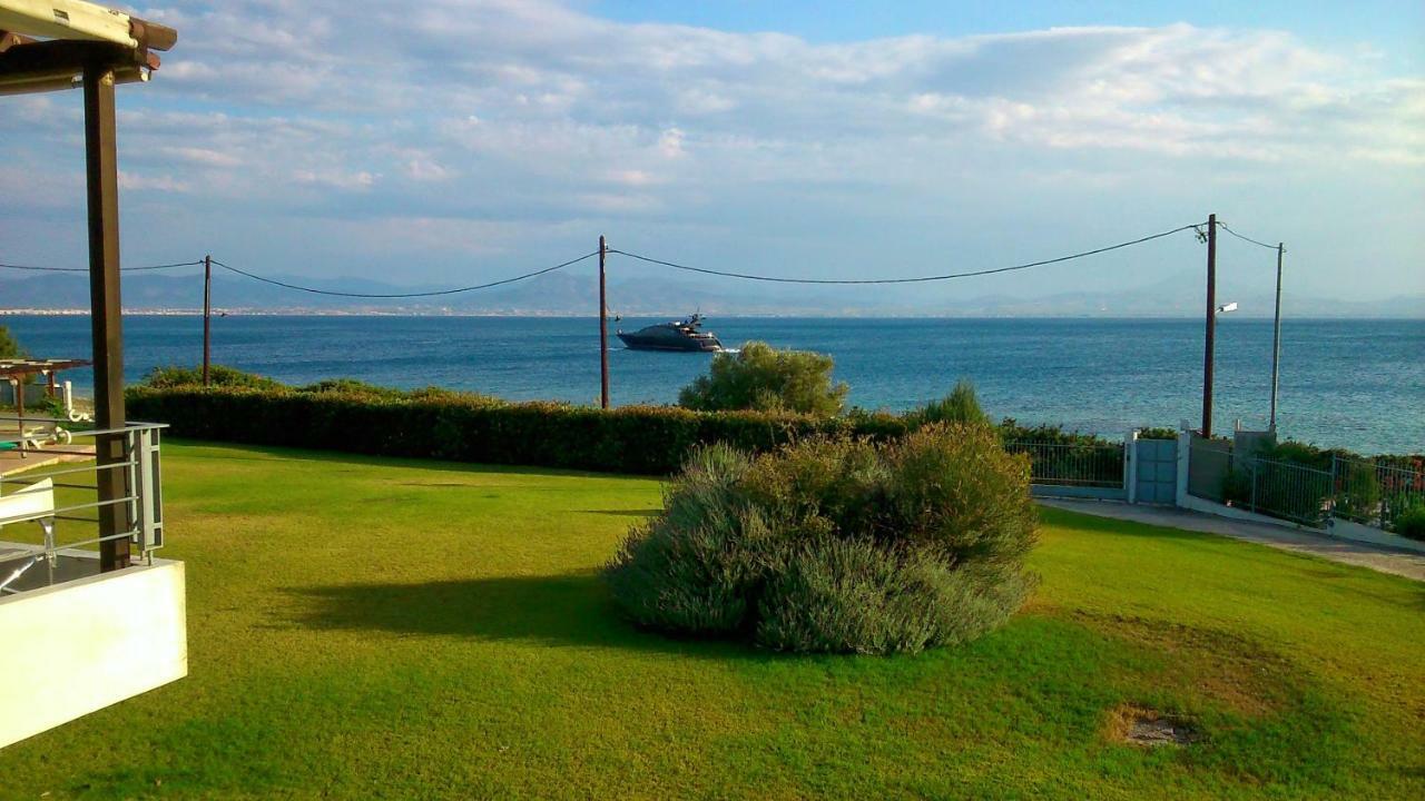 Beautiful House By The Sea,loutraki Skaloma. Loutraki (Corinthia)