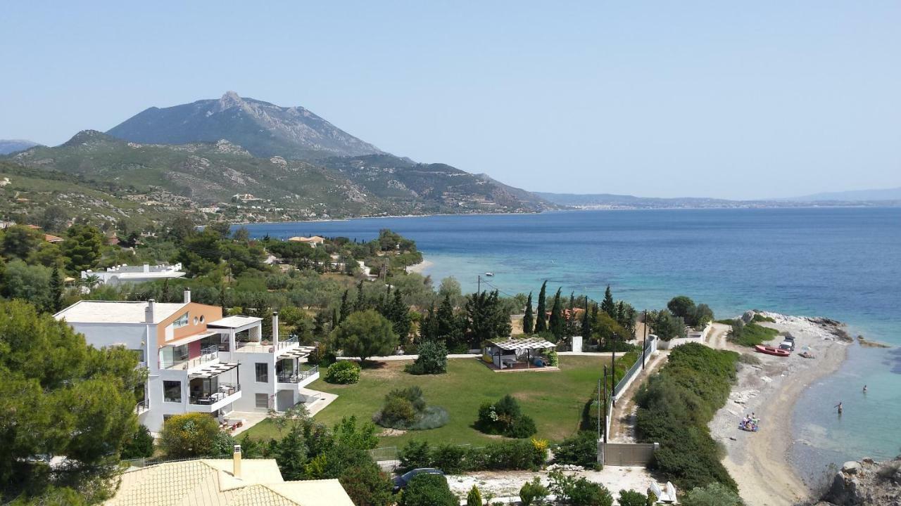 Beautiful House By The Sea,loutraki Skaloma. Loutraki (Corinthia)