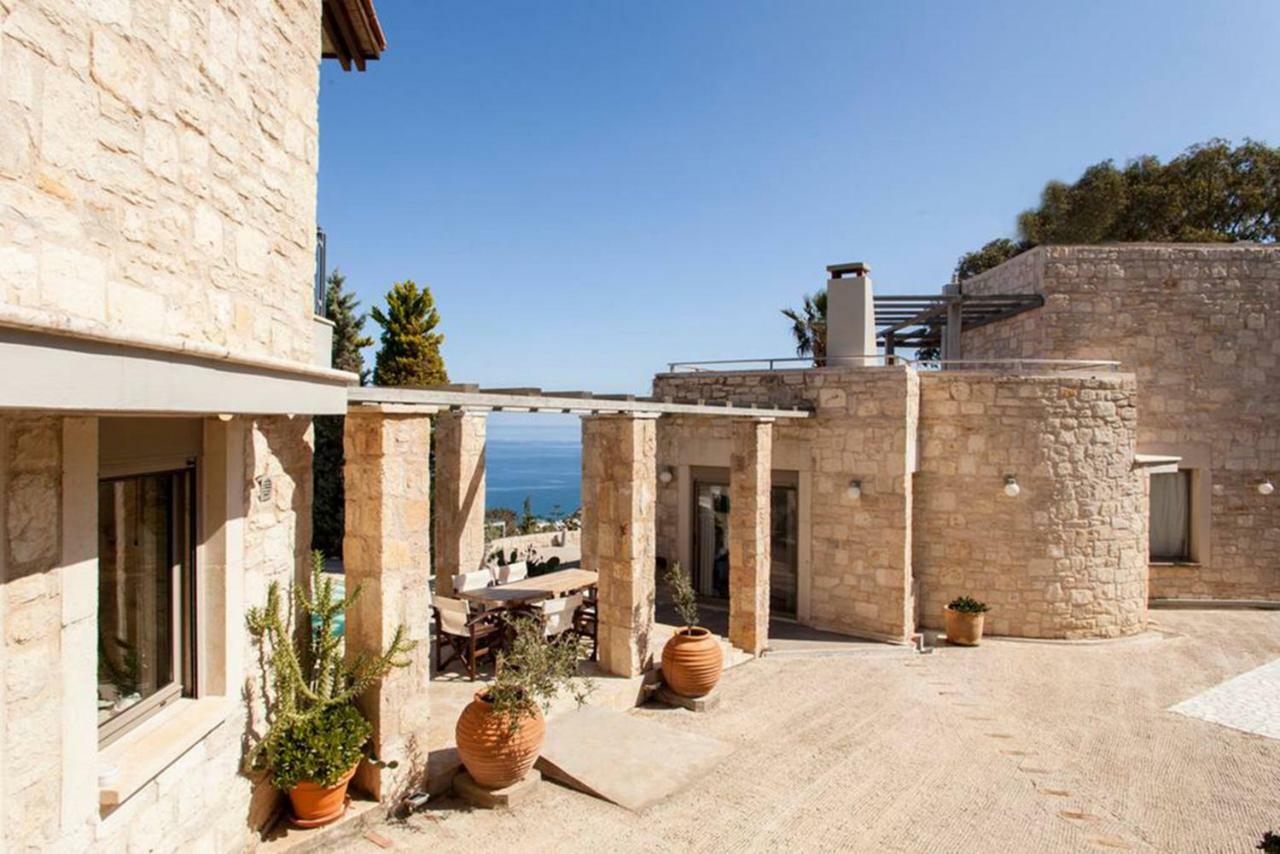 Villa Thomais - 2 With A Pool And Sea View