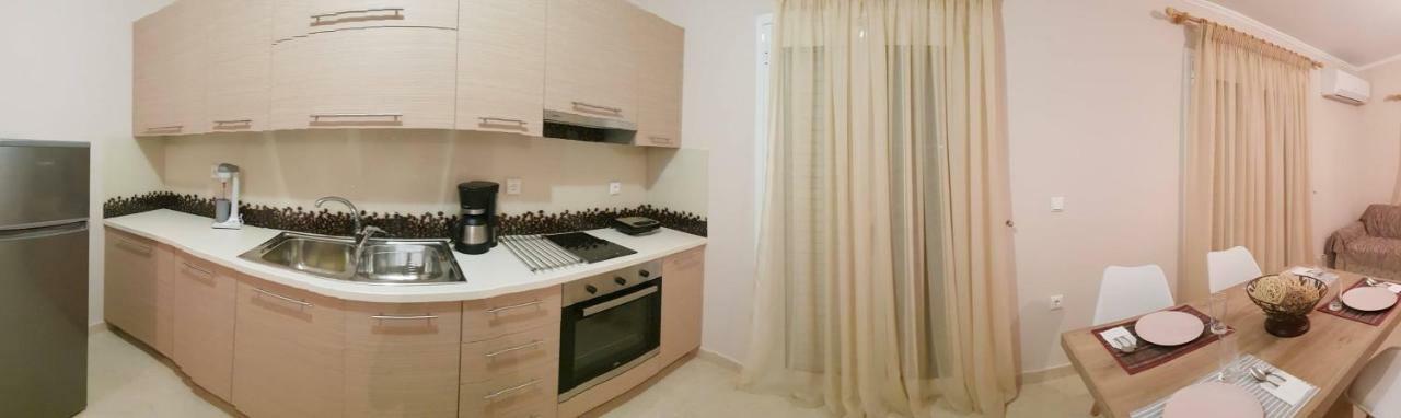 Paschali With 2 Bedrooms In Ammoudia * Parga