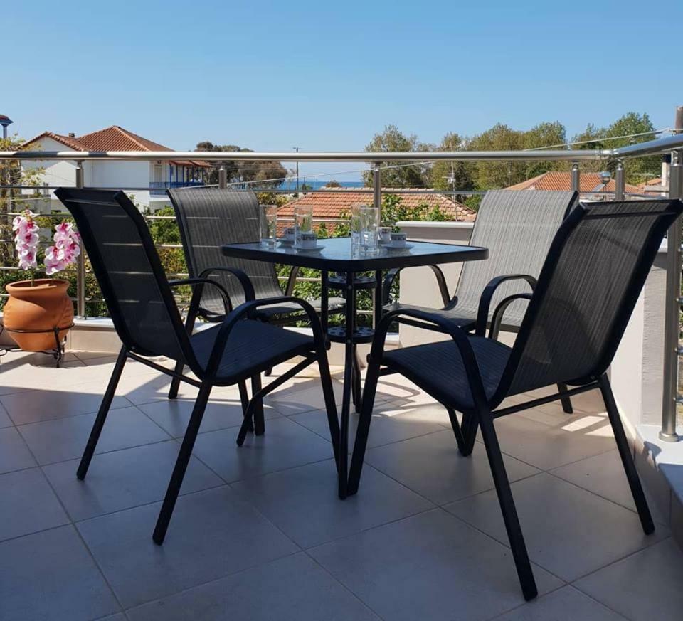Apartment Paschali With 2 Bedrooms In Ammoudia *