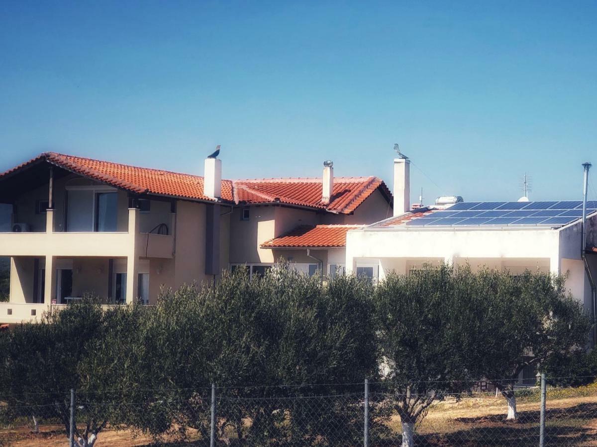The Hillhouse Near ,daphnee Holiday home