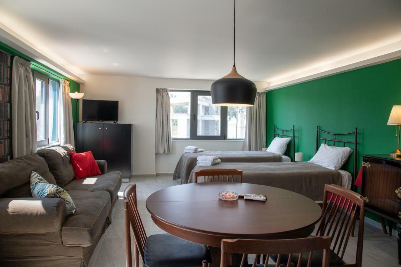 Chroma Apartment *