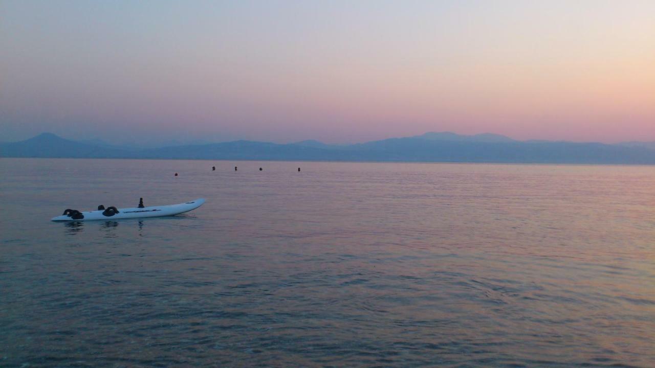 Beautiful House By The Sea,loutraki Skaloma. * Loutraki (Corinthia)