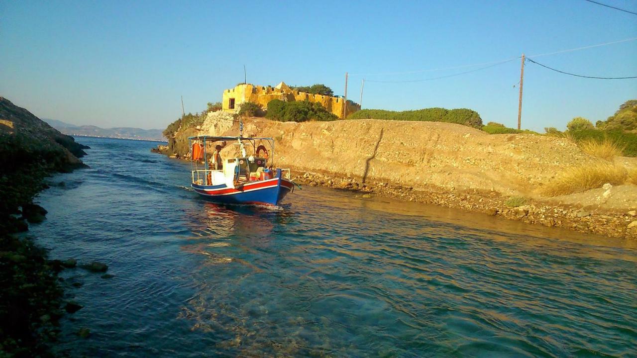 Beautiful House By The Sea,loutraki Skaloma. Holiday home Loutraki (Corinthia)