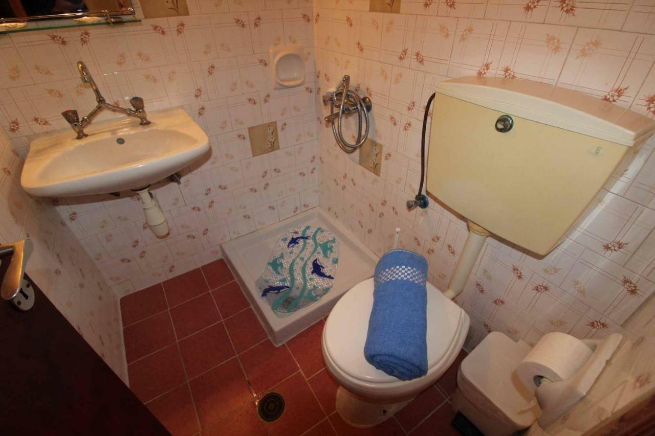 White House Pagoi Apartment *