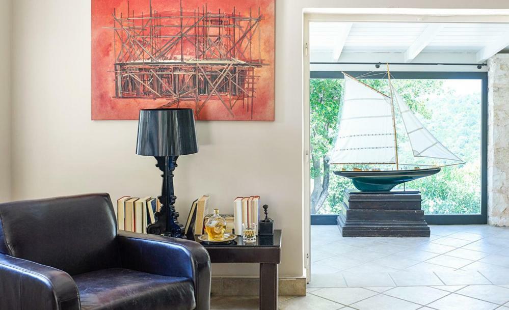 Villa Ioli- Beachfront Luxury