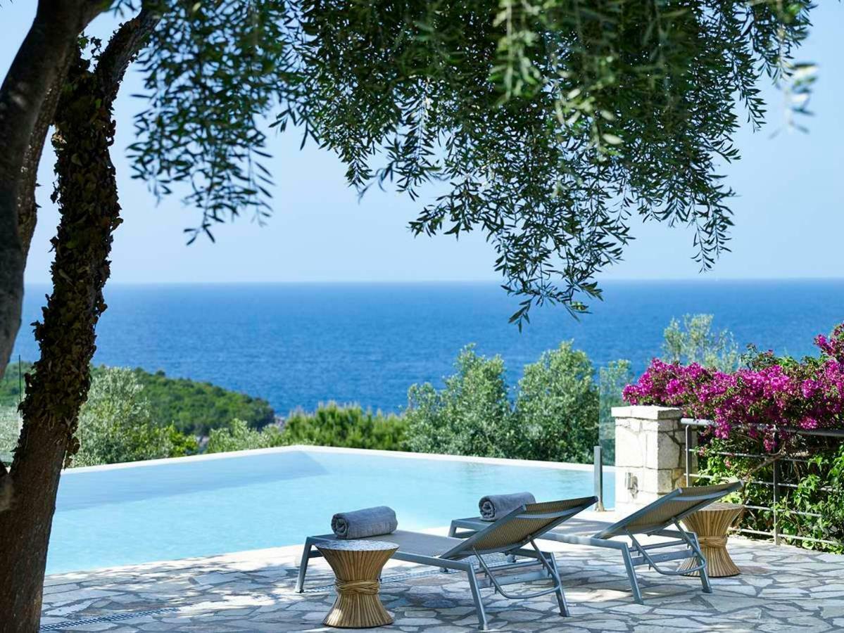 Ioli- Beachfront Luxury *