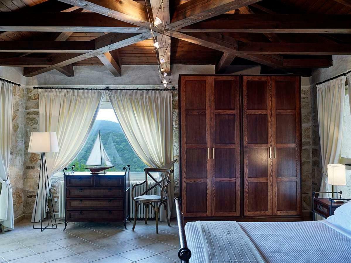 Ioli- Beachfront Luxury *
